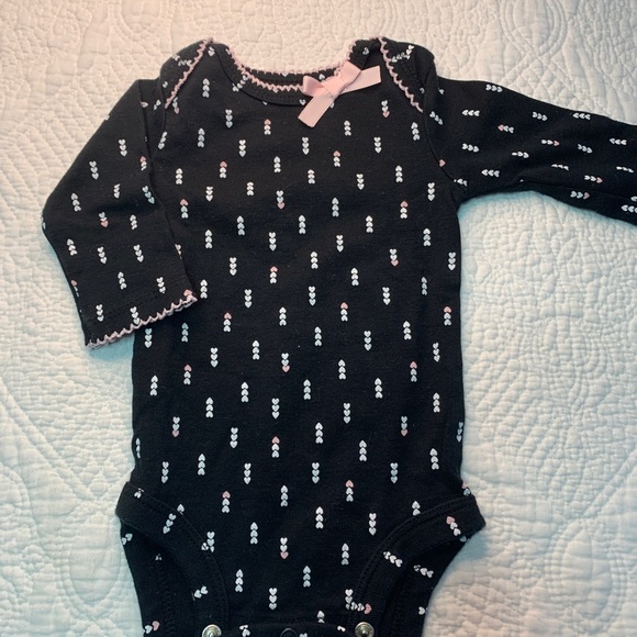 3 Carter’s sets Bundle with an extra long sleeves onesie size 3M - Picture 9 of 9